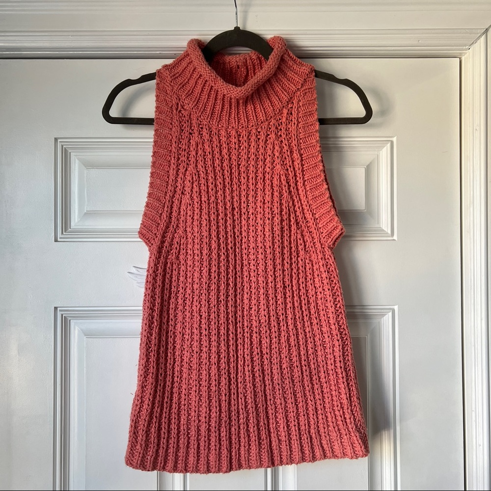 Sleeveless Knit Top Coral Color